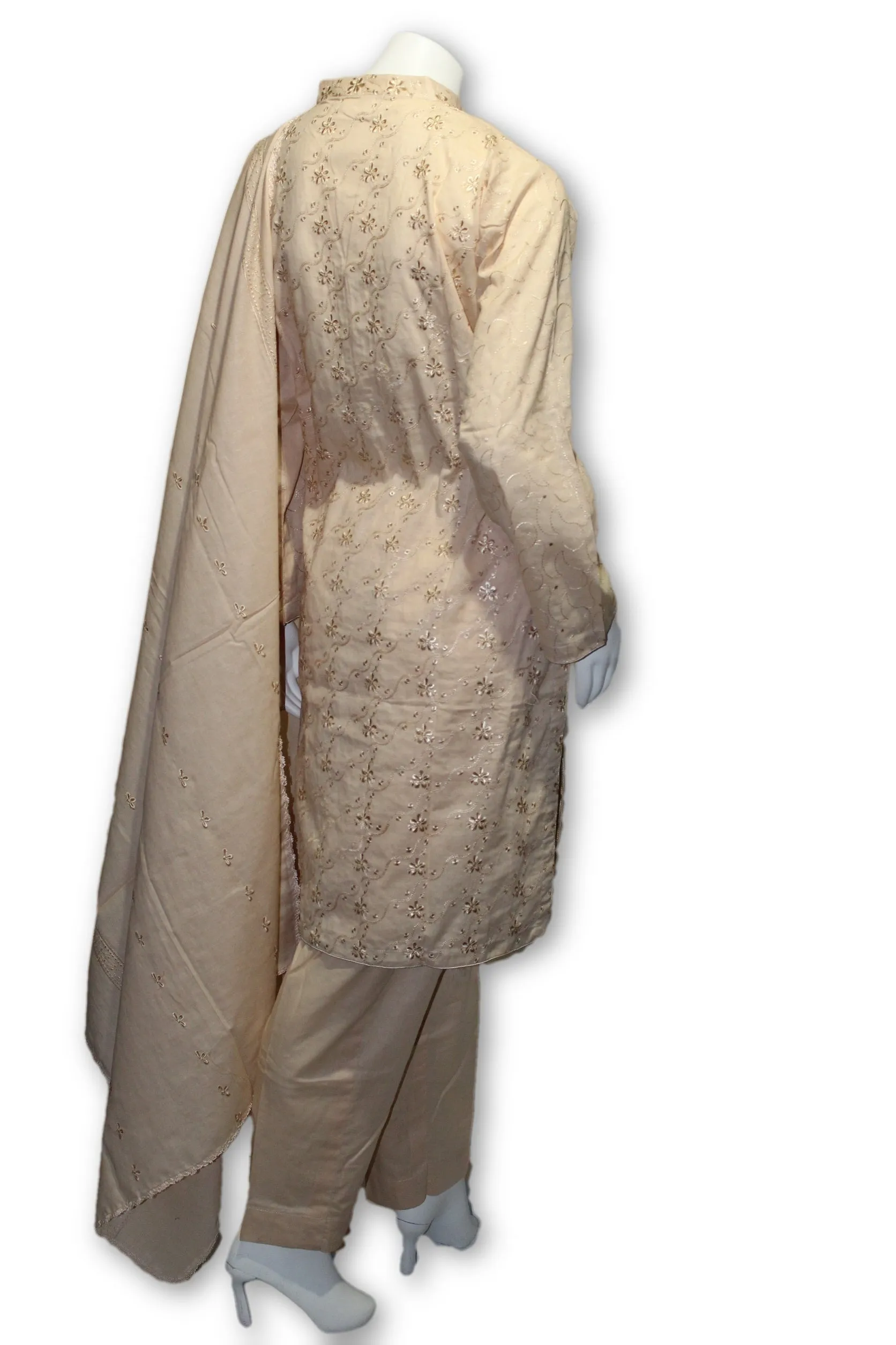 08 Pakistani Indian Fine Design Chicken Embroidered 3 Pcs Suit