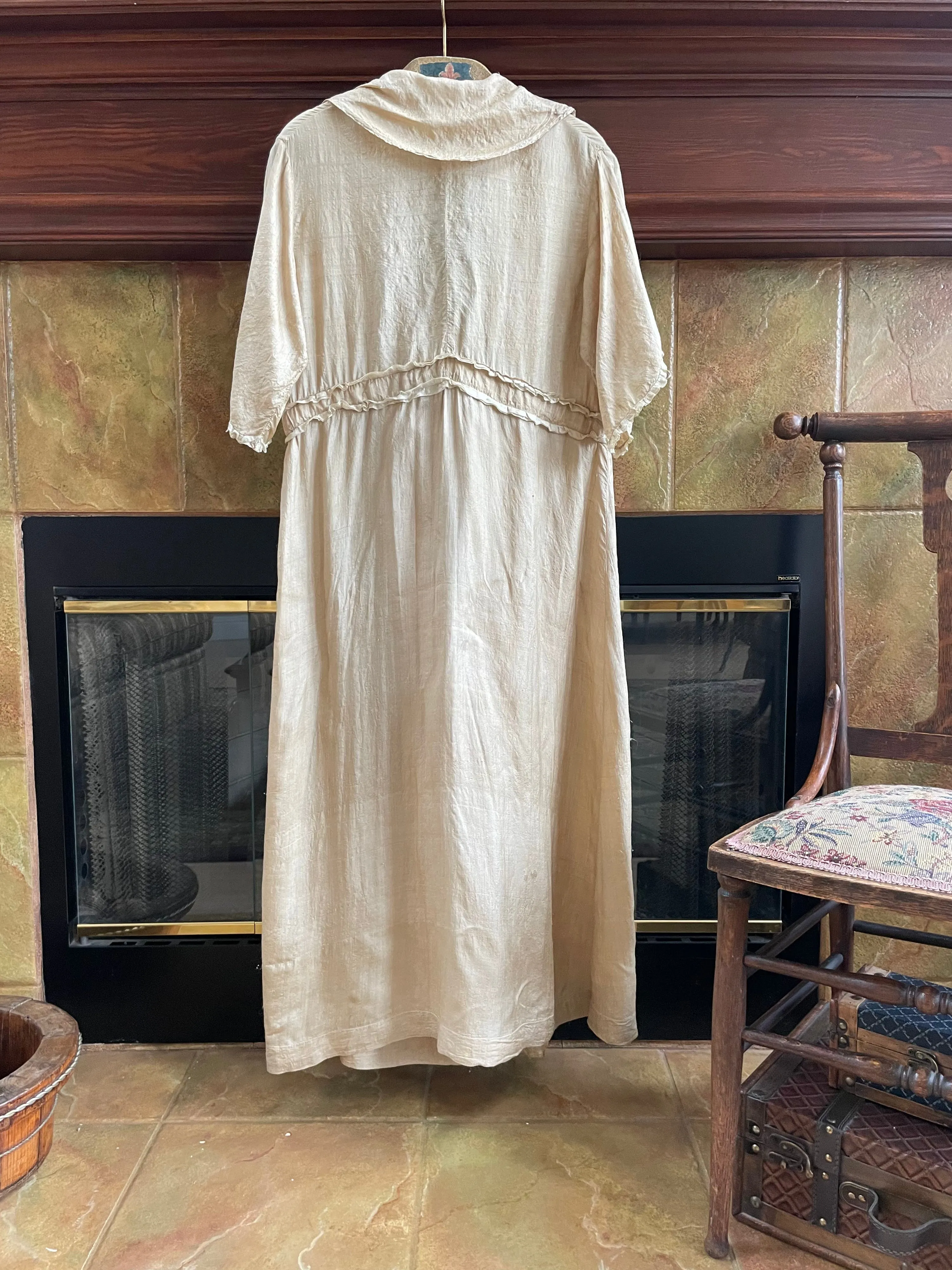 1920s Ecru Pongee Silk Shawl Collar Wrap Dressing Gown