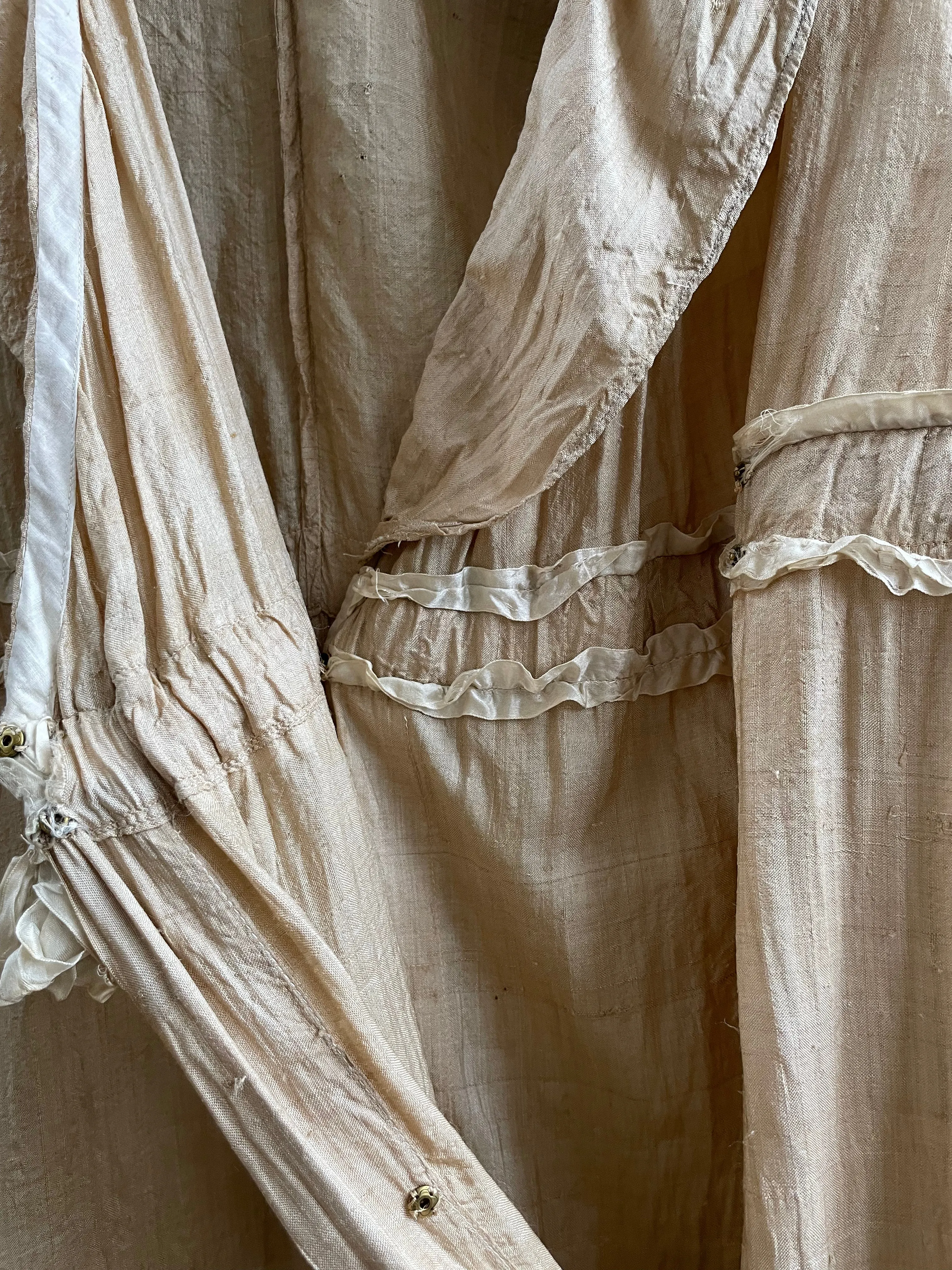 1920s Ecru Pongee Silk Shawl Collar Wrap Dressing Gown