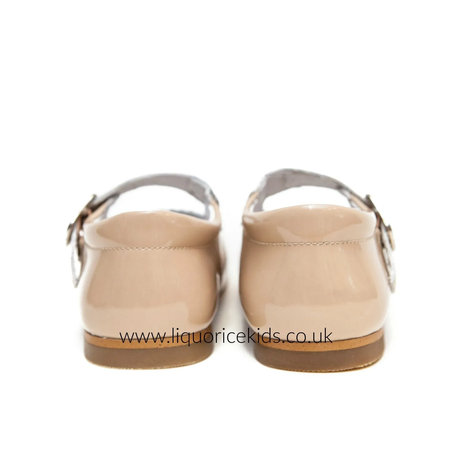 Andanines Girls Camel Patent Mary Janes With Scallop Edging.