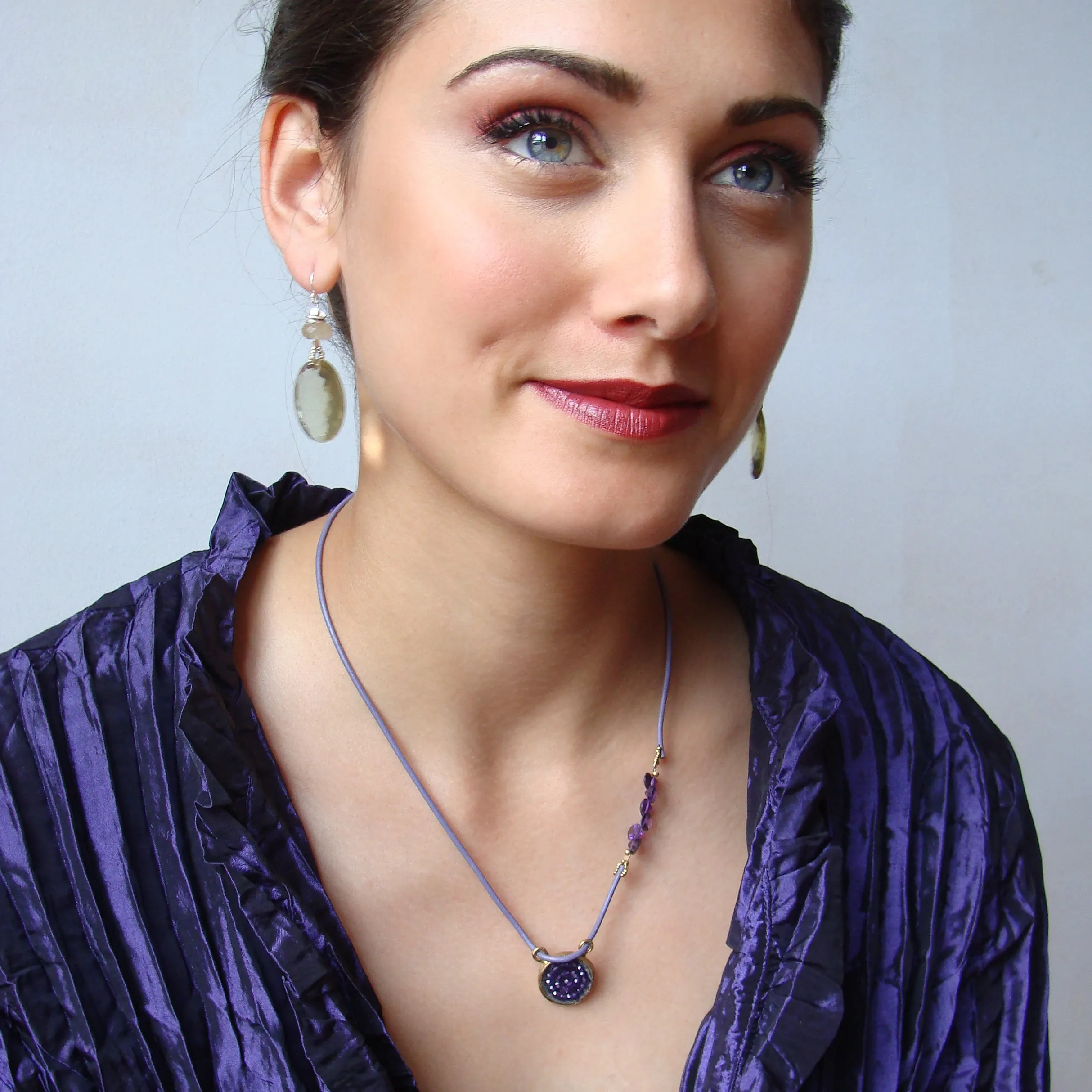 Aubergine O Yeah /amethyst mosaic on leather (adjustable)