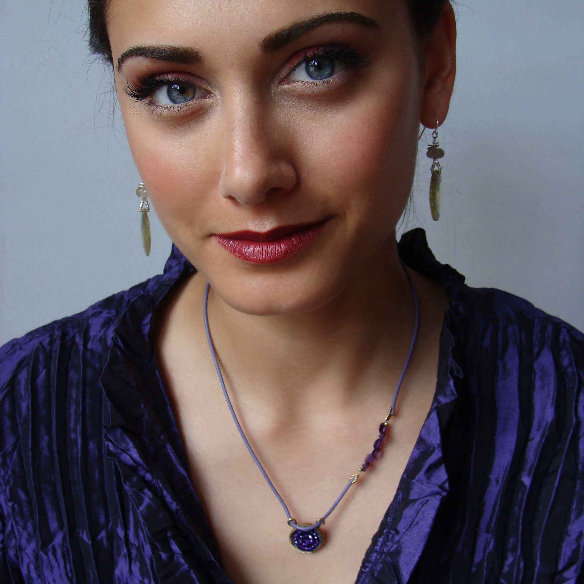 Aubergine O Yeah /amethyst mosaic on leather (adjustable)