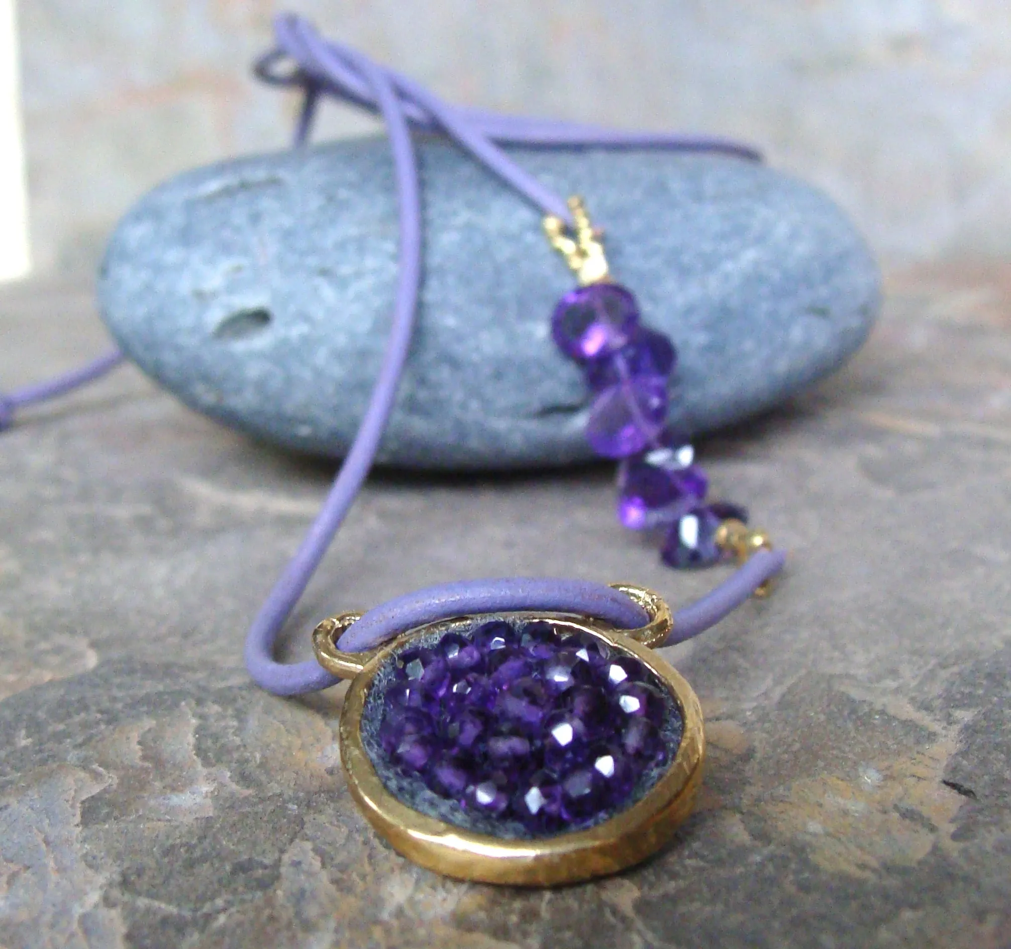 Aubergine O Yeah /amethyst mosaic on leather (adjustable)