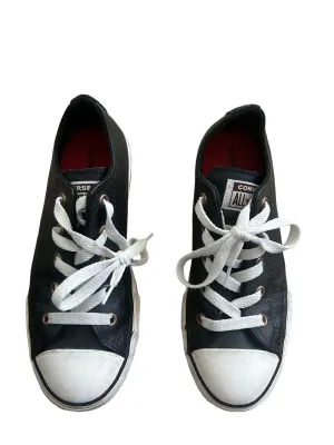 Converse shoes size 2Y
