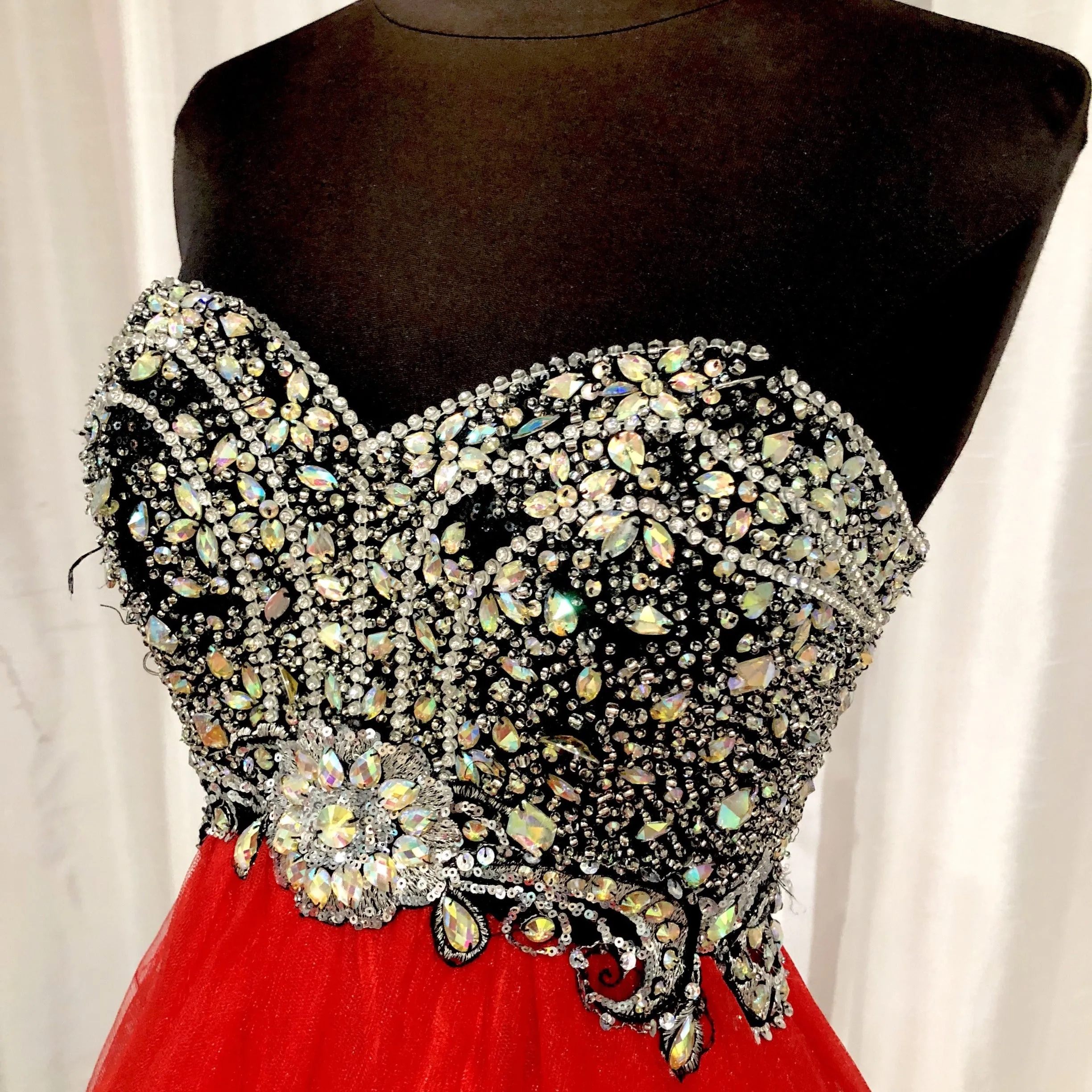 DAVE & JOHNNY Red & Black Strapless Embellished Short Dress Size 00