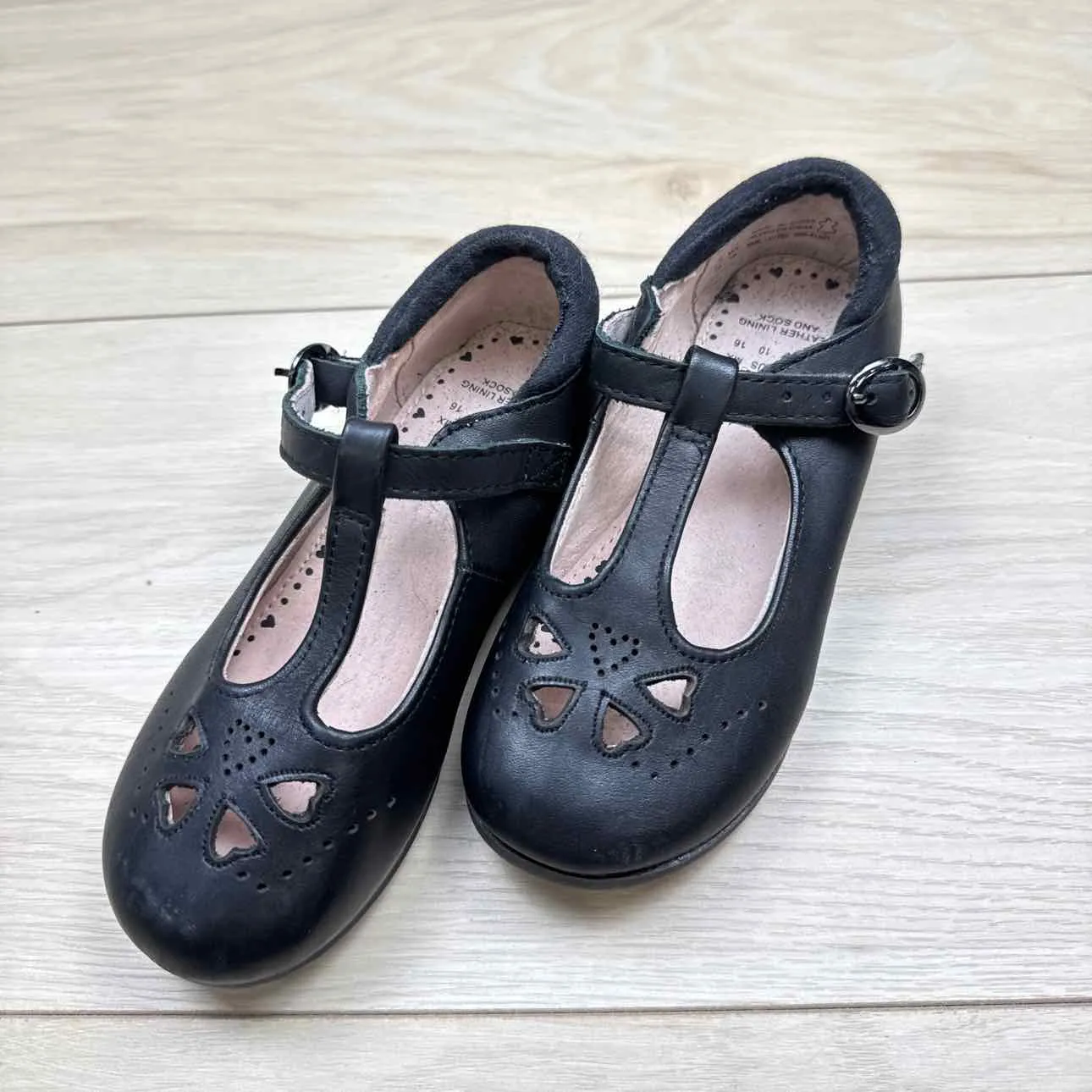 F&F FOOTWEAR