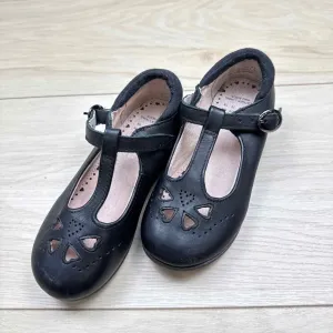 F&F FOOTWEAR