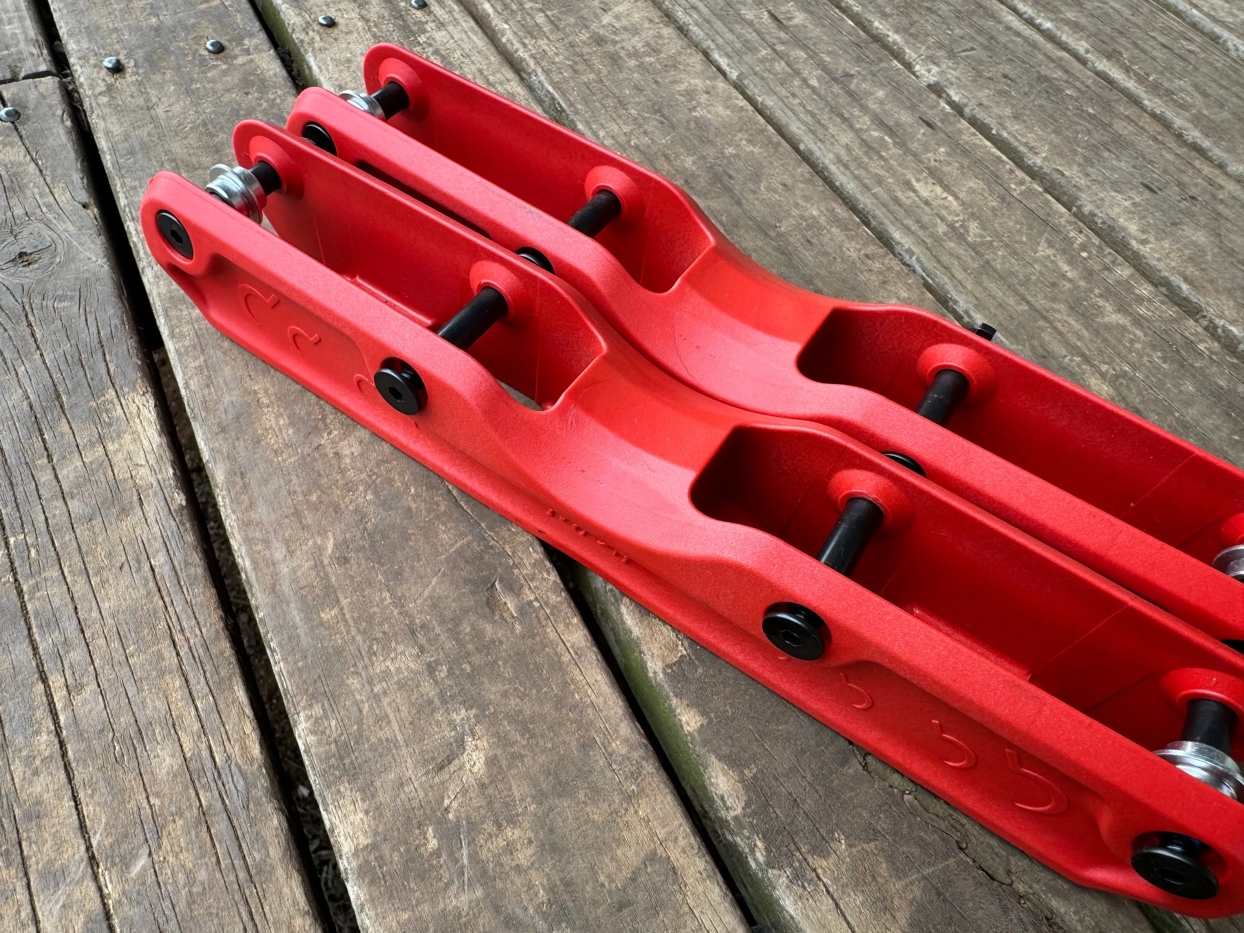Ground Control - Featherlite 2 Frames - Red - Horn