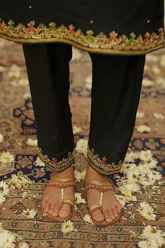 Latest Black Kameez Salwar by Pakistani Designer #PF432