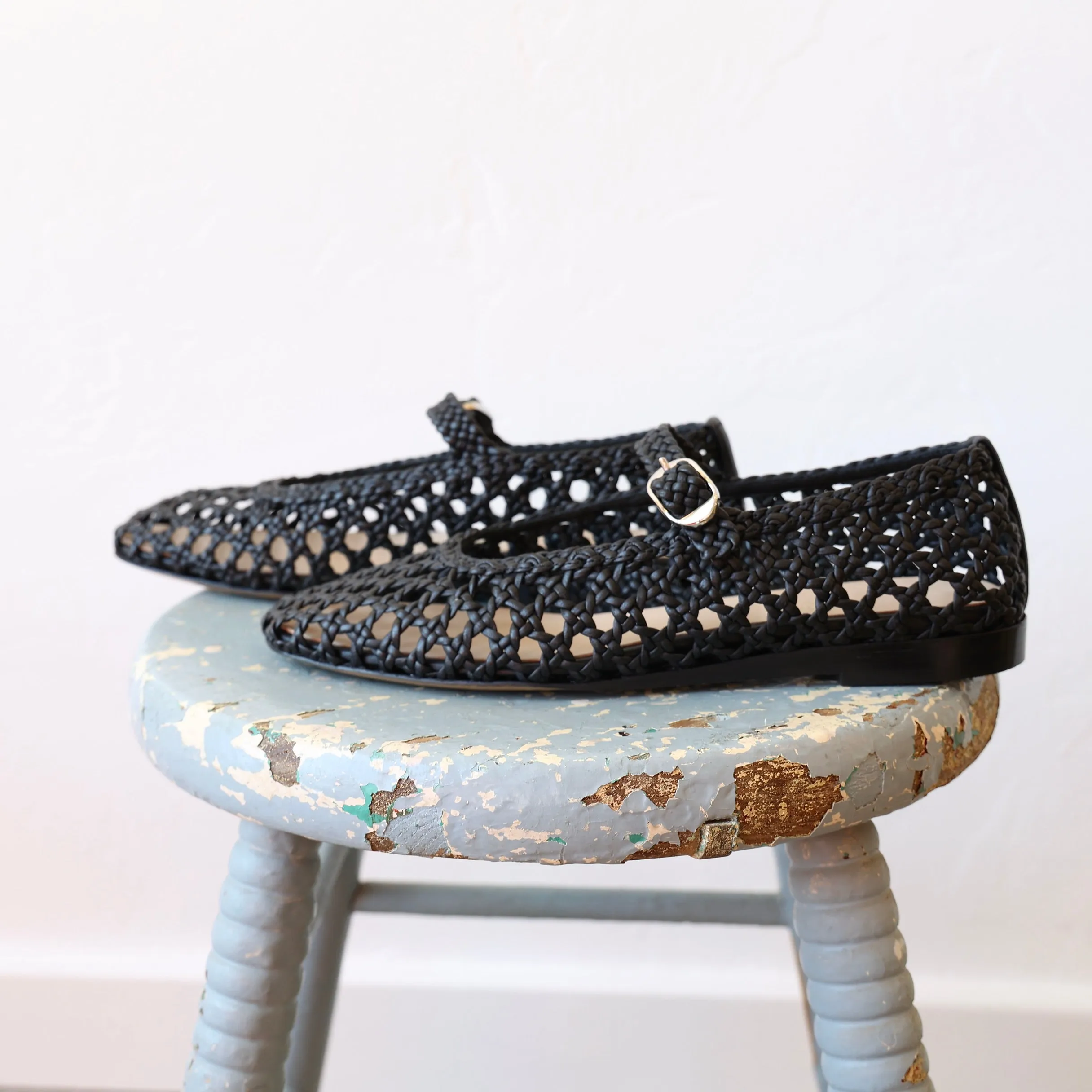 Le Monde Beryl Woven Leather Mary Janes - Black