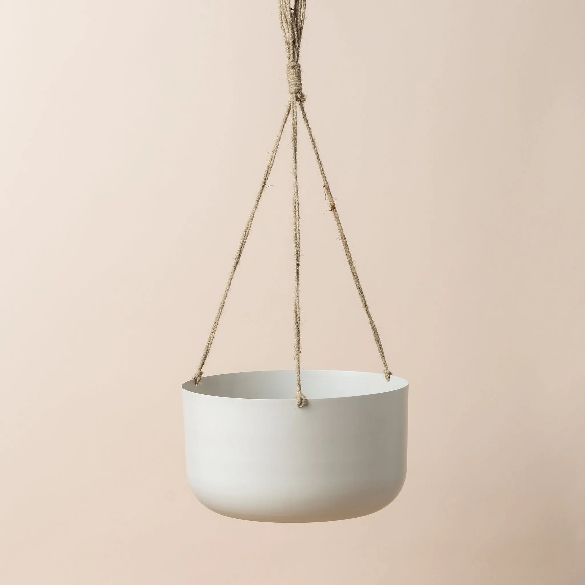 Saarde Metal Hanging Planter Clay