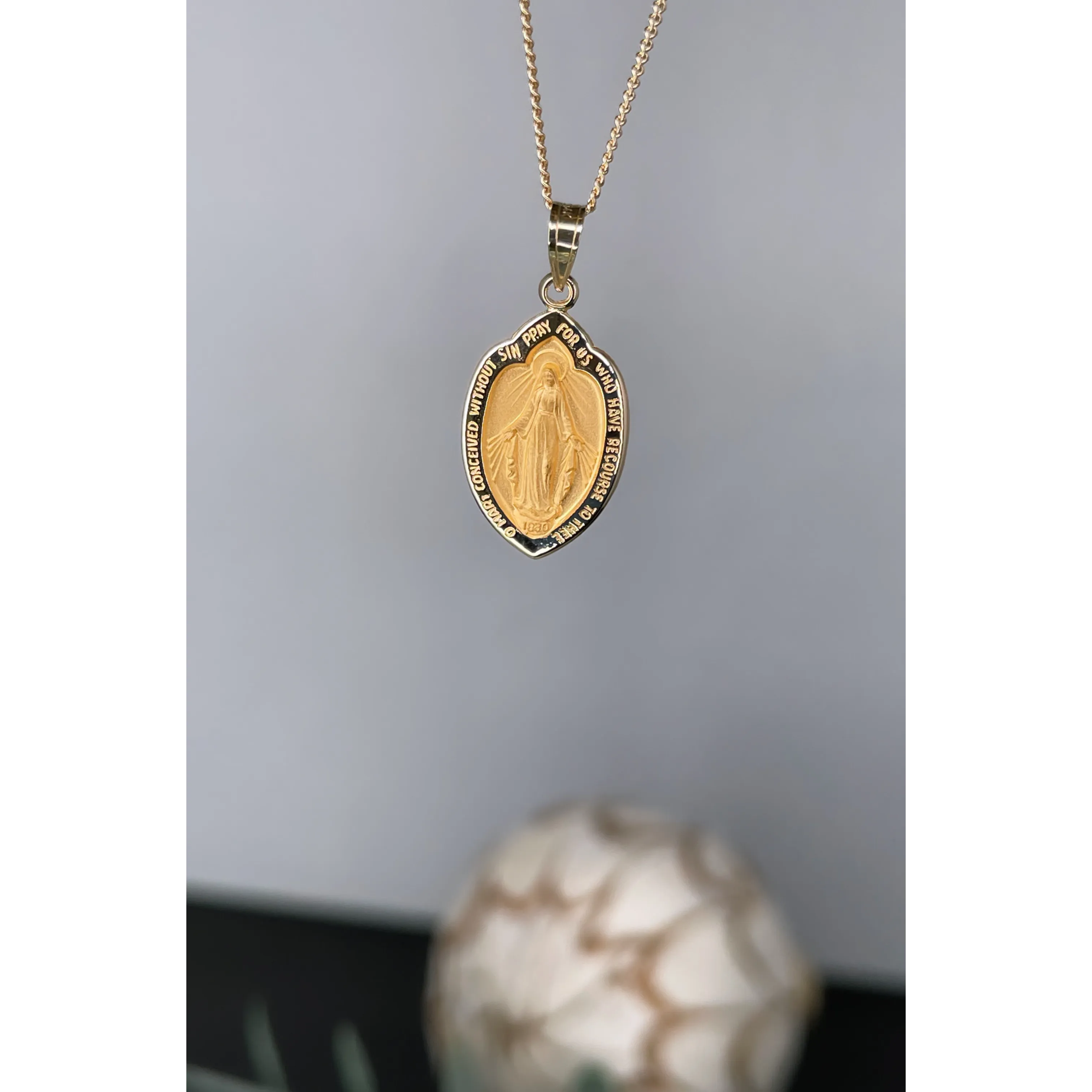 SOLID 14K YELLOW GOLD MIRACULOUS MEDAL | SHIELD