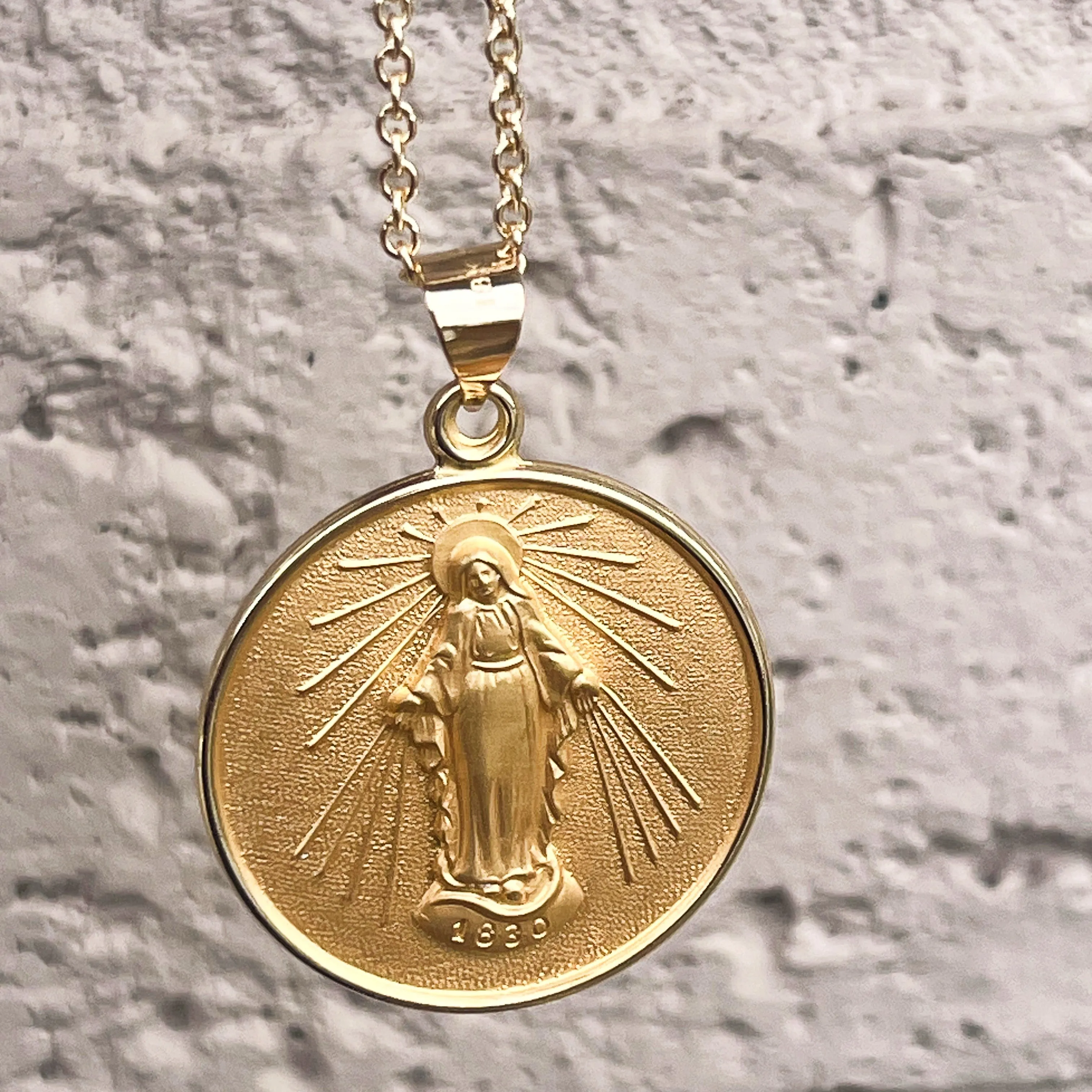 SOLID 18K GOLD MIRACULOUS MEDAL | ROUND