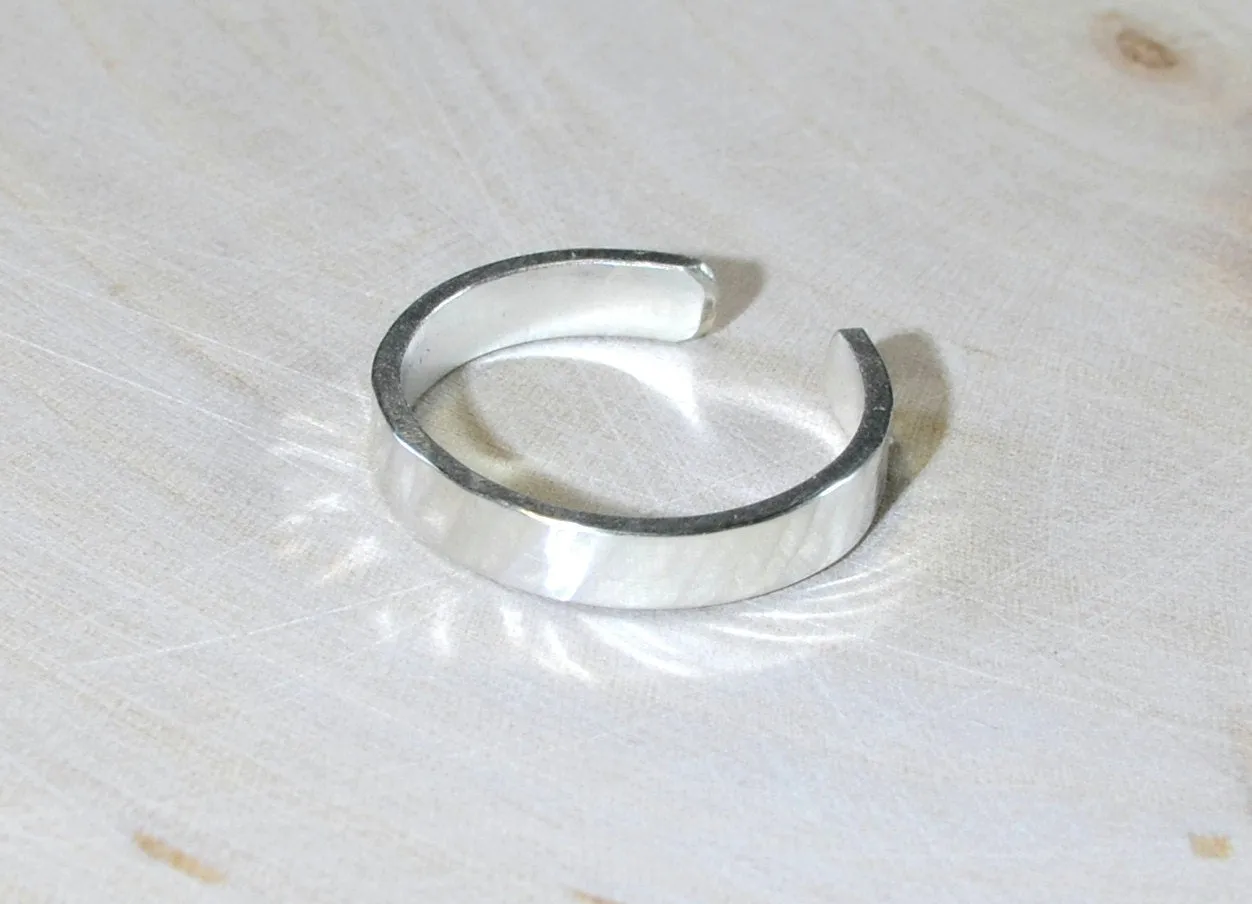 Sterling silver toe ring with hammered texture