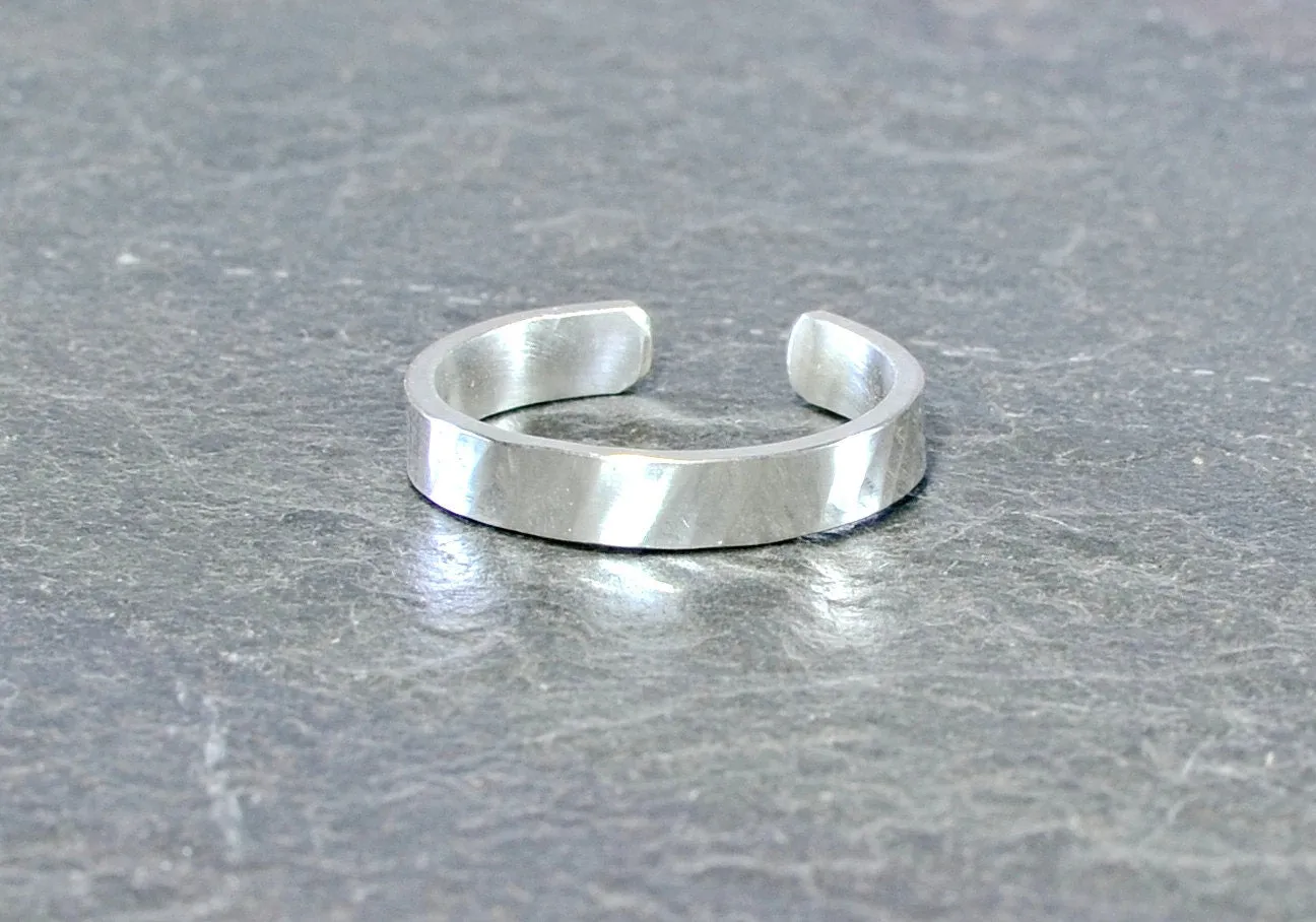 Sterling silver toe ring with hammered texture