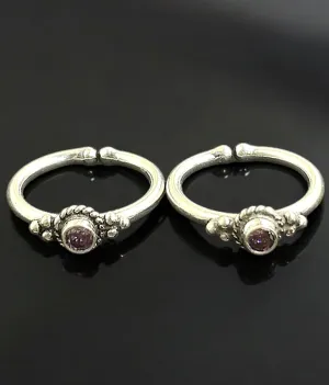 The Yakshi Silver Gemstone Toe-Rings (White)
