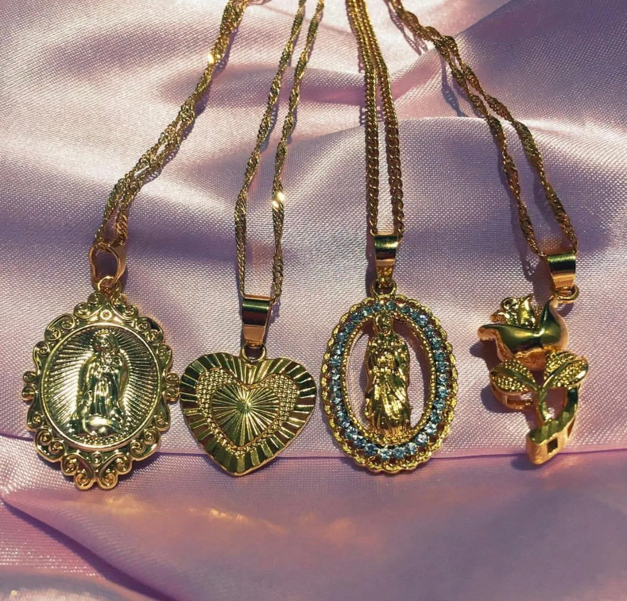 Virgin Mary Necklace, 18k gold plated Virgin Mary charm , gift for catholic , catholic necklace , Virgin Mary pendant ,gold virgin mary